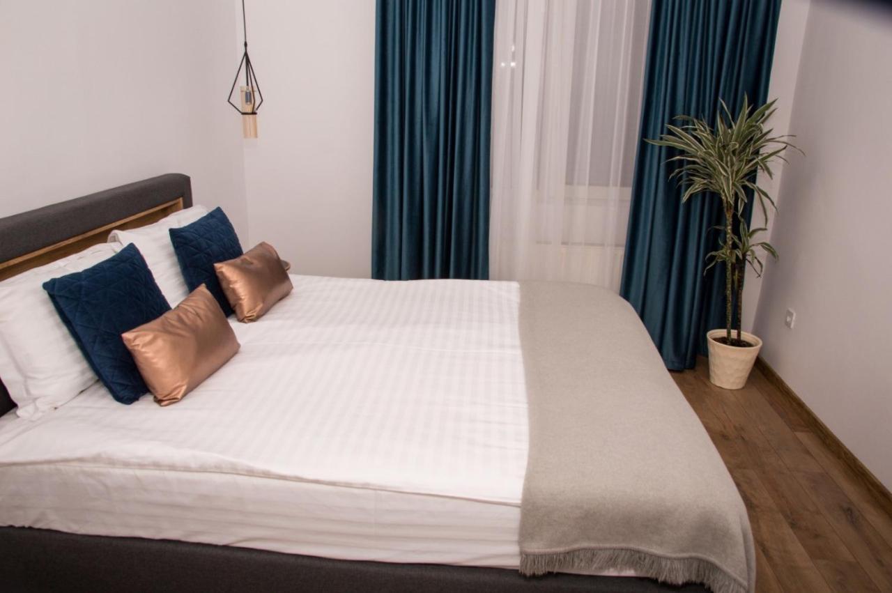 Pension Delia Gardens Тімішоара Екстер'єр фото