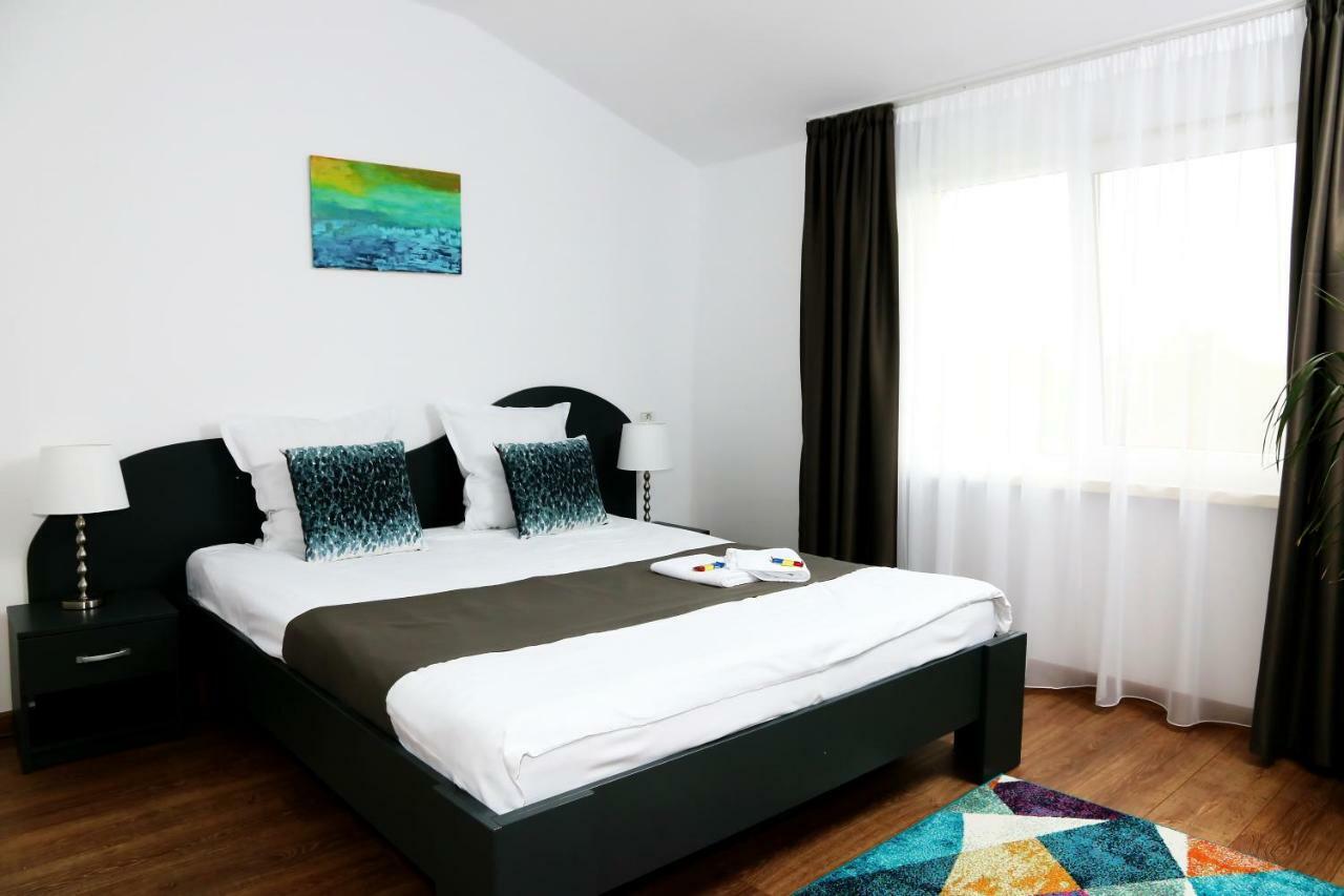 Pension Delia Gardens Тімішоара Екстер'єр фото
